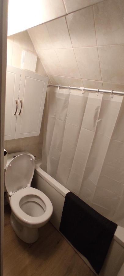 Appartement Cosy Plein Centre Conches-en-Ouche المظهر الخارجي الصورة
